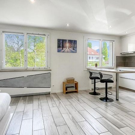 HOMEY TIDY - NEW / Proche Centre Annecy / Parking gratuit / Logement entièrement équipé Esterno foto