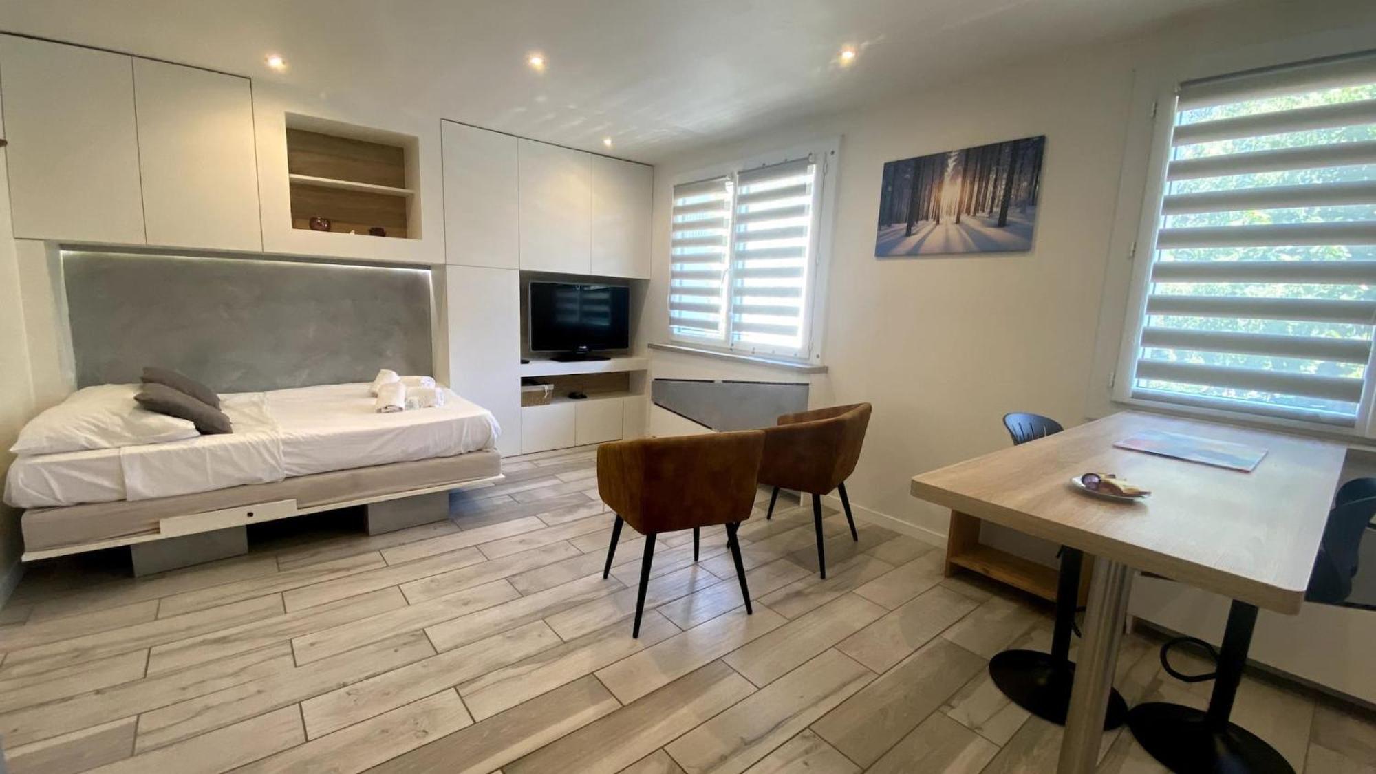 HOMEY TIDY - NEW / Proche Centre Annecy / Parking gratuit / Logement entièrement équipé Esterno foto