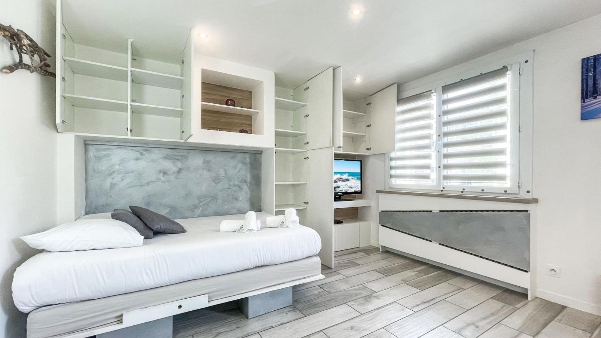 HOMEY TIDY - NEW / Proche Centre Annecy / Parking gratuit / Logement entièrement équipé Esterno foto